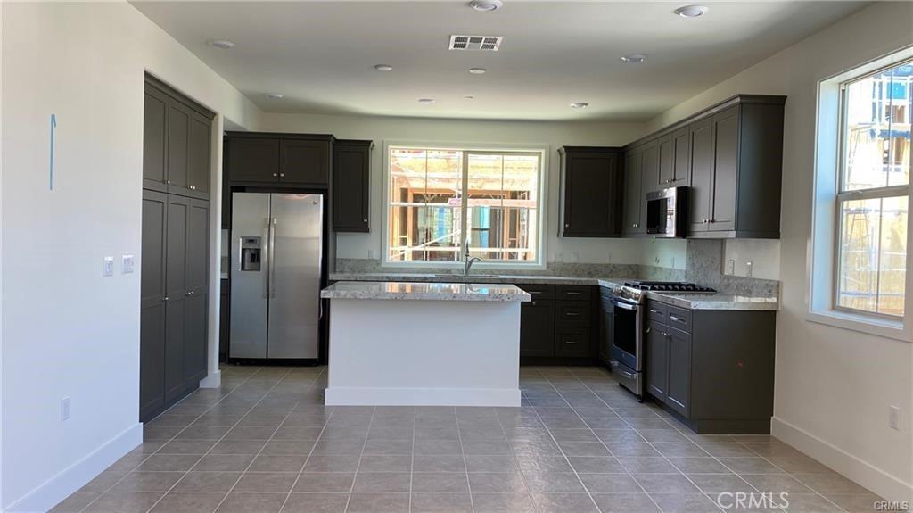 18318 Iris Ln #18318 - Photo 5 of 44