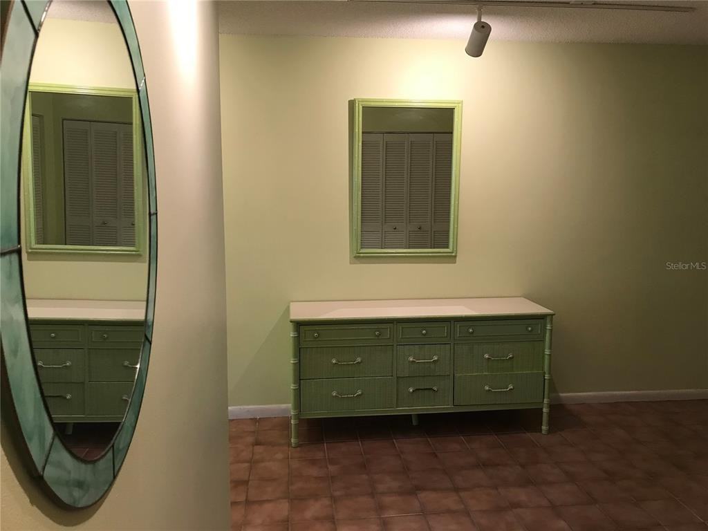 9257 Sw 82nd Ter #9257H - Photo 4 of 36