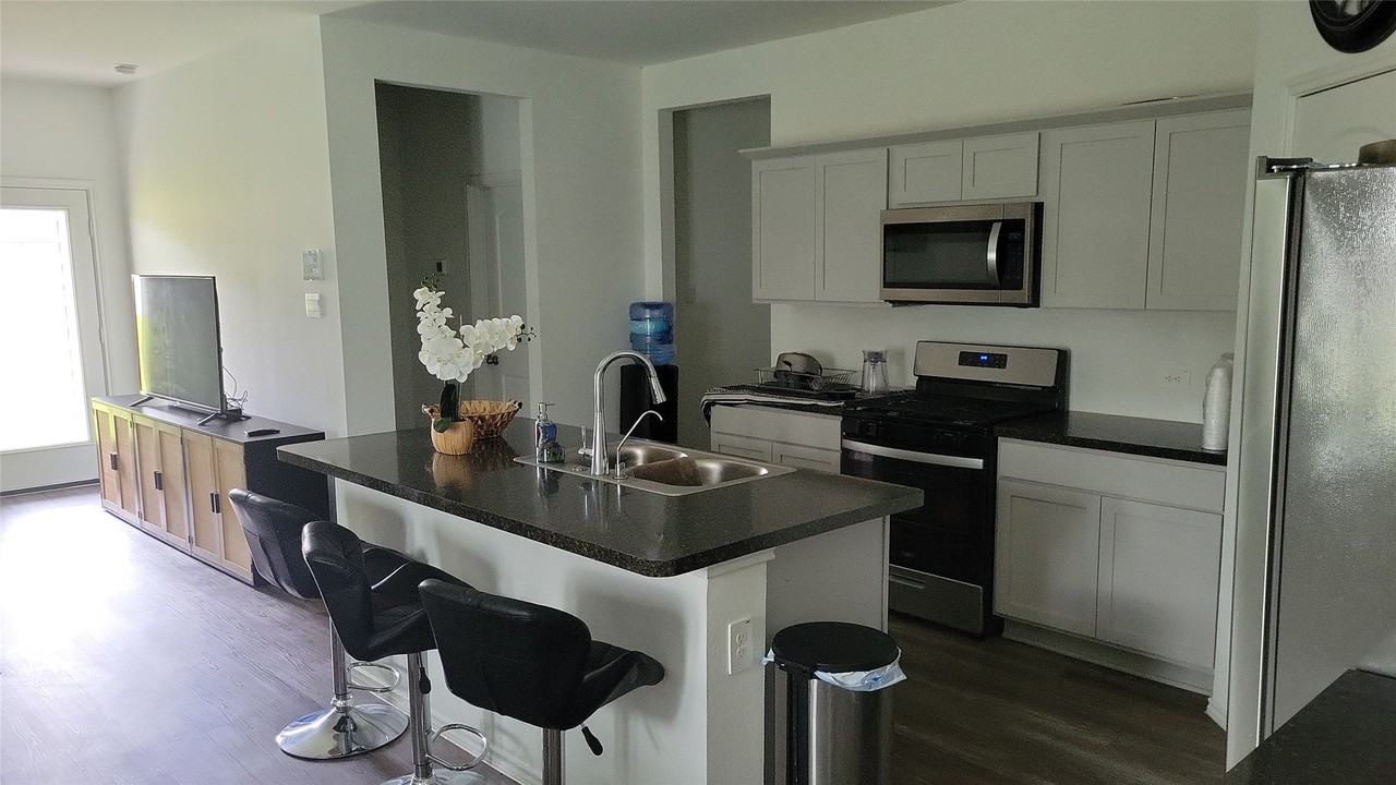 24443 Springfield Valley Dr #24443 - Photo 2 of 10