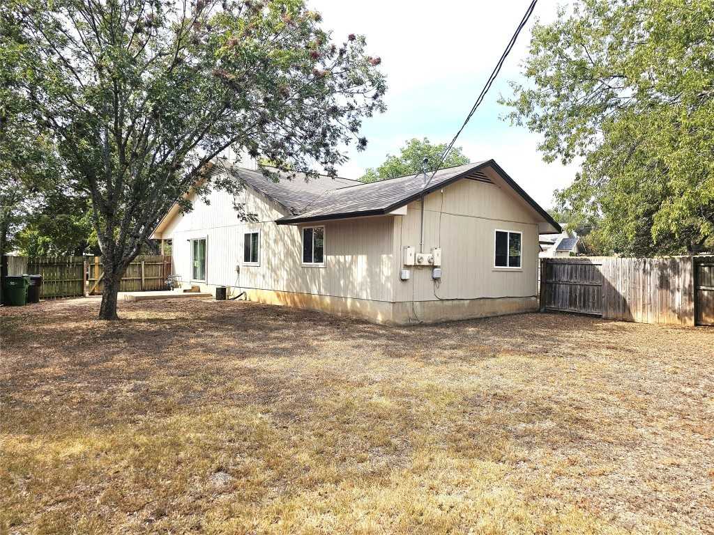 1747 Horseshoe Cir #1747 - Photo 4 of 20