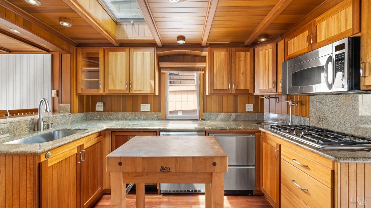 21 Main St #21F - Photo 5 of 24