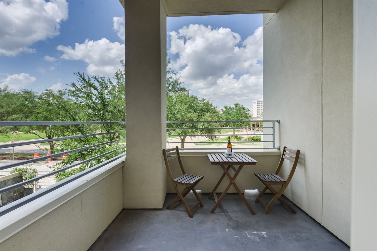 5429 Hidalgo St #5429B - Photo 6 of 38