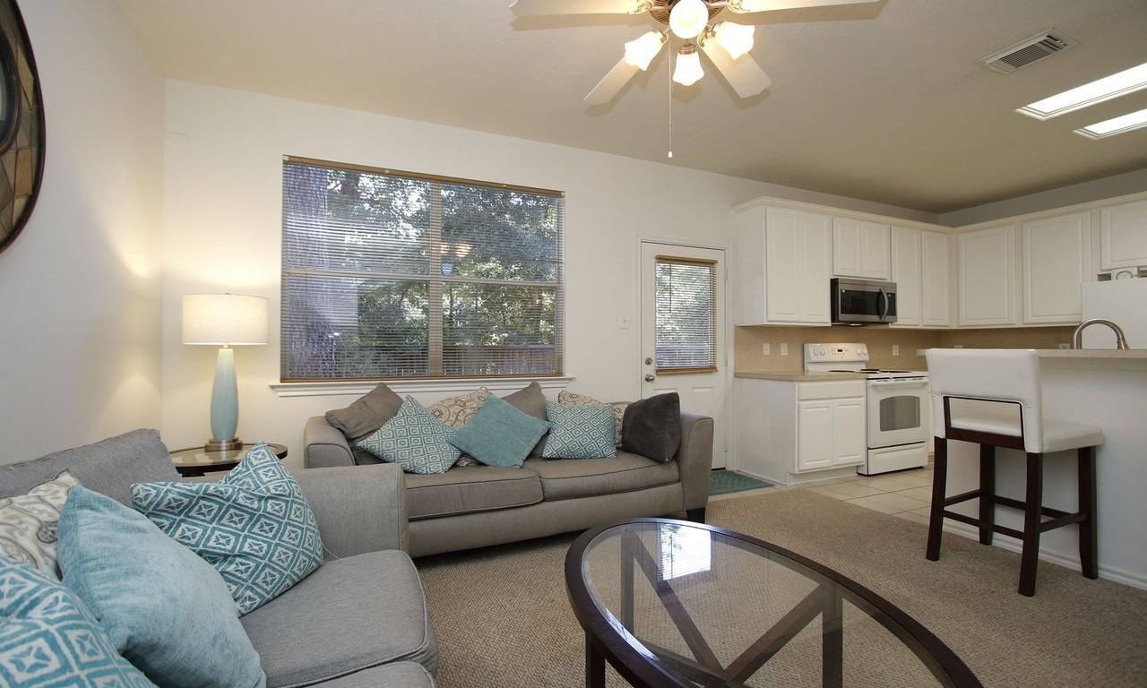 191 N Burberry Park Cir #191 - Photo 4 of 33