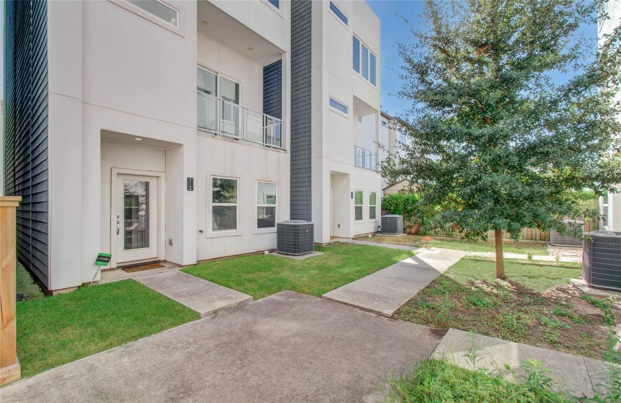 2116 Naomi St #2116B - Photo 5 of 34