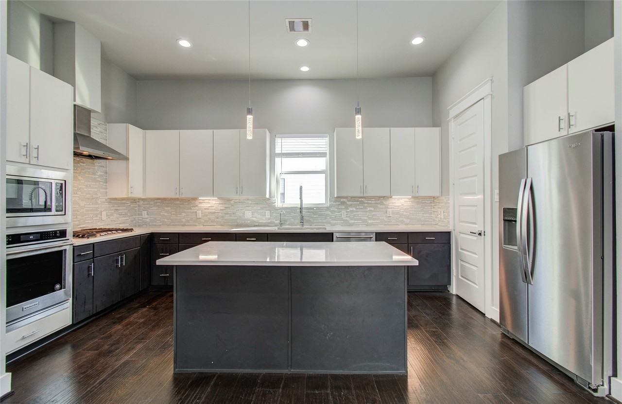 2116 Naomi St #2116B - Photo 6 of 34