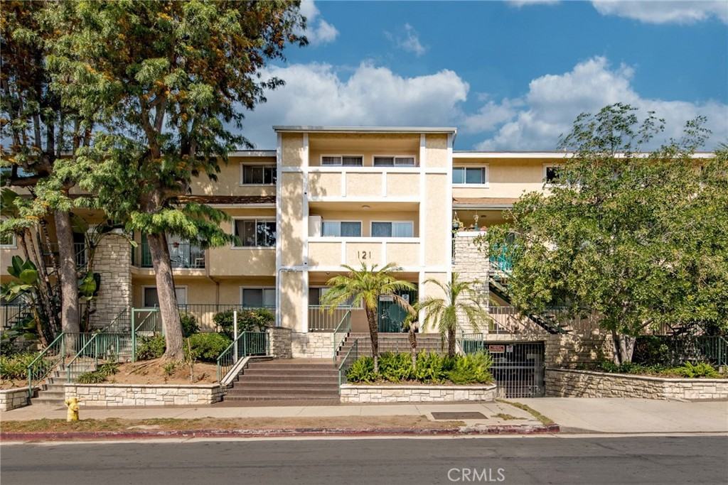 121 Sinclair Ave #121-206 - Photo 3 of 31