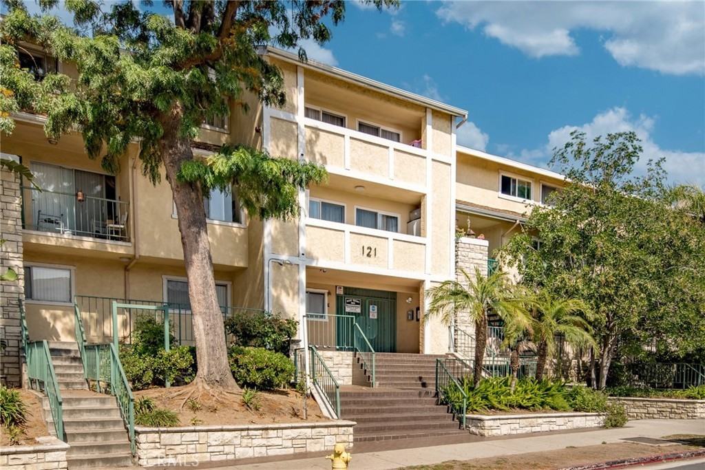 121 Sinclair Ave #121-206 - Photo 7 of 31