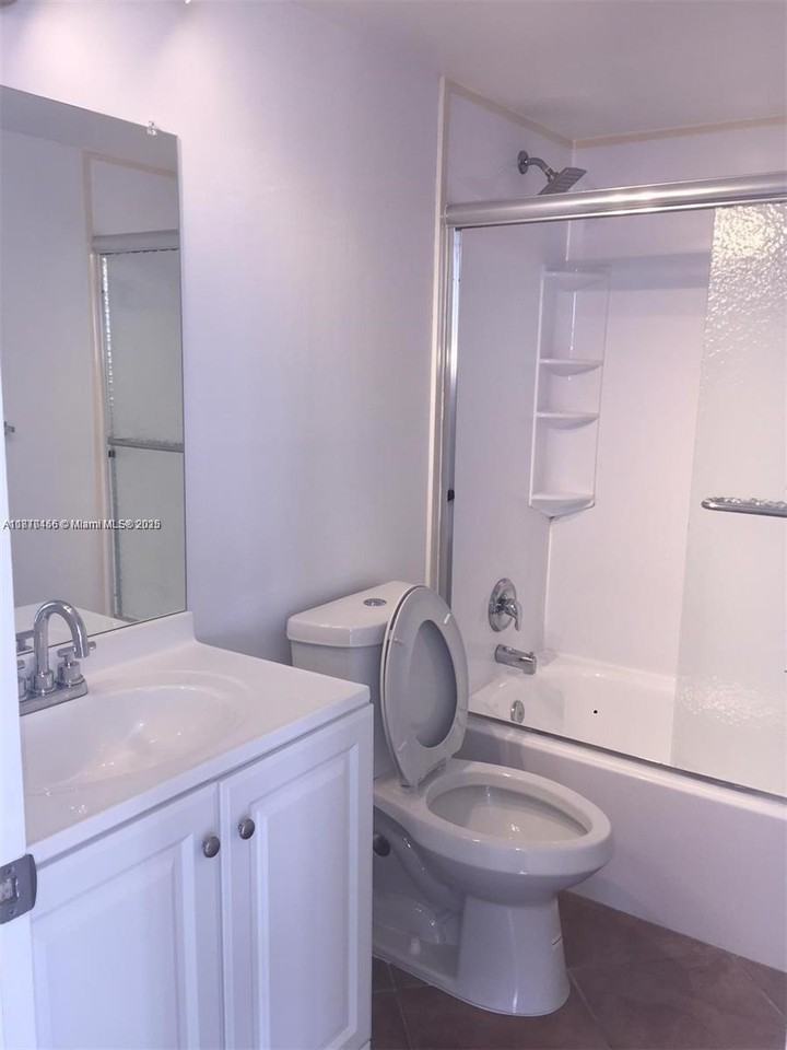 2025 Ne 164th St #2025-516 - Photo 4 of 6