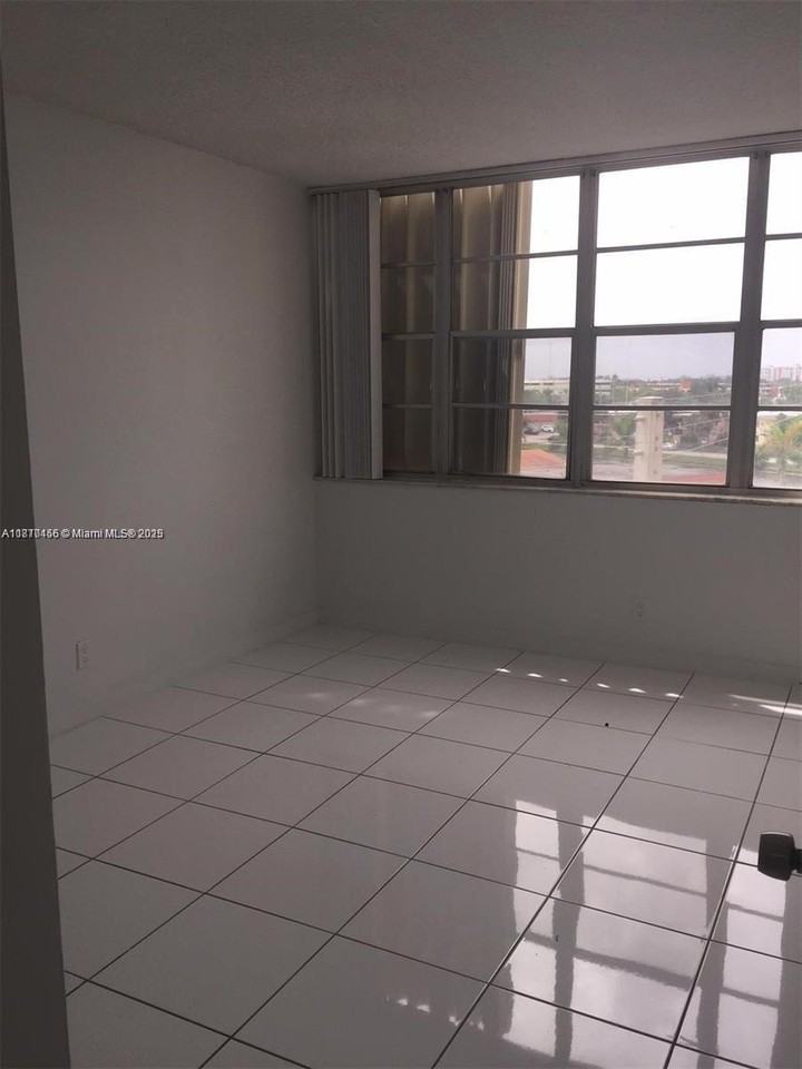 2025 Ne 164th St #2025-516 - Photo 5 of 6