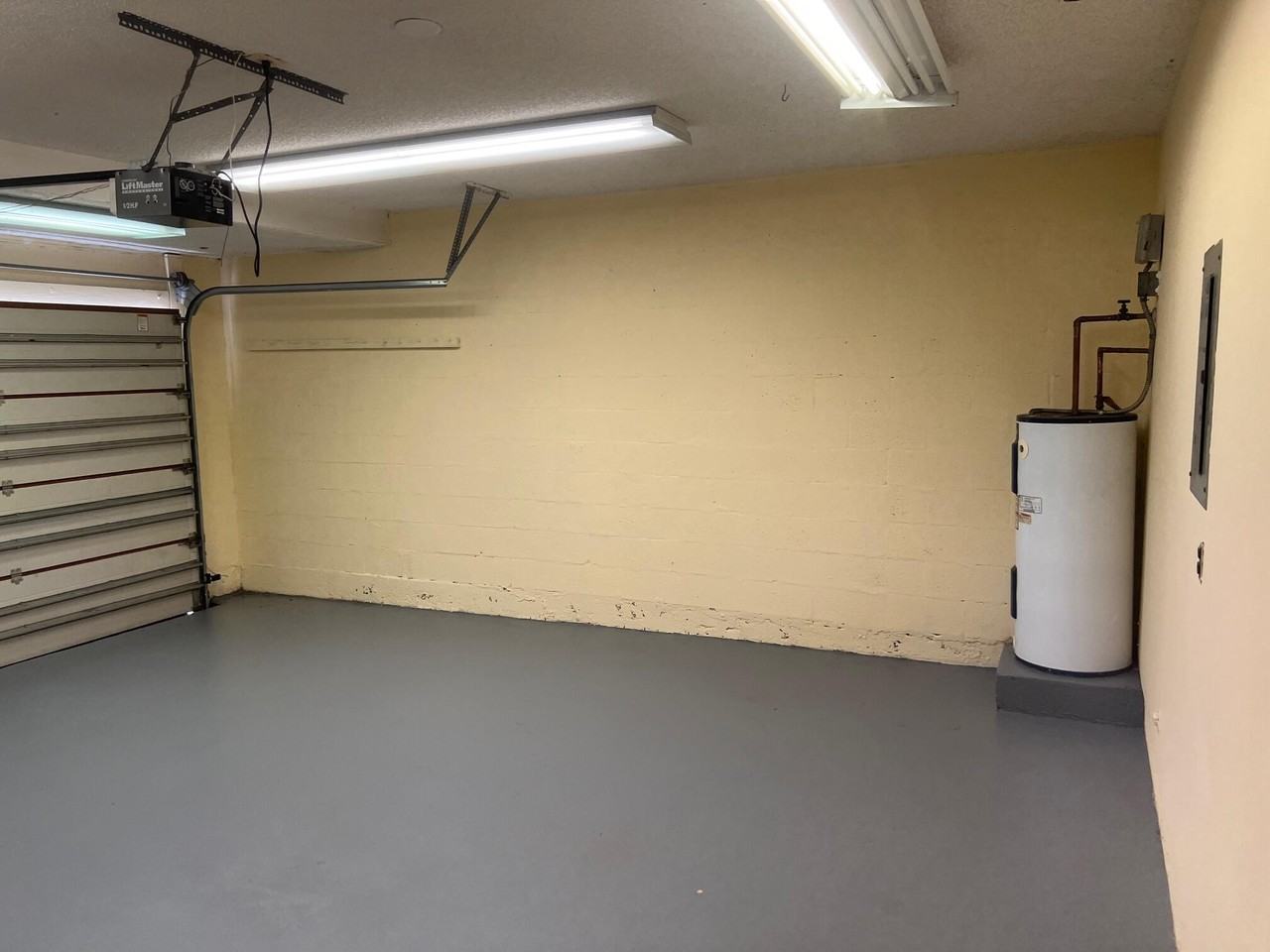 22492 Middletown Dr #22492 - Photo 7 of 37