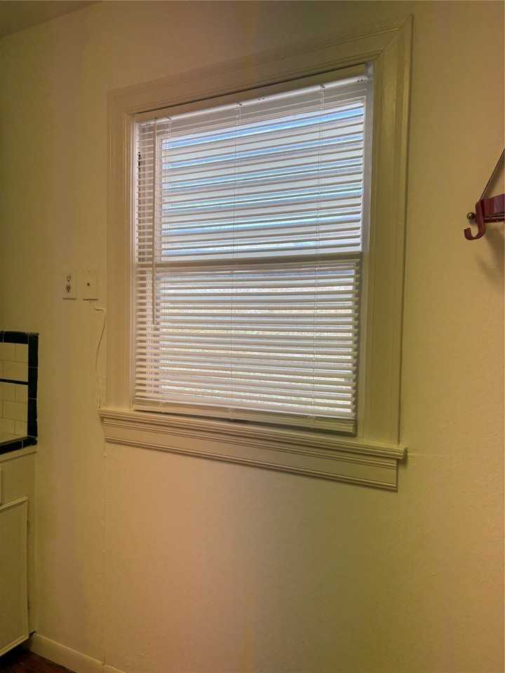 2011 33rd St #2011 - Photo 5 of 27