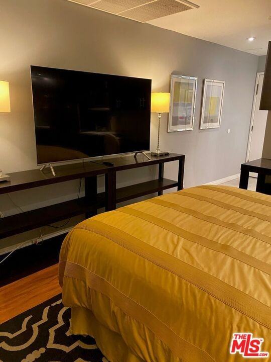 10660 Wilshire Blvd #10660-101 - Photo 3 of 19