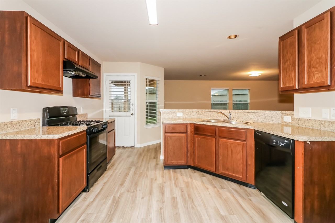 5843 Kyle Cove Dr #5843 - Photo 2 of 14