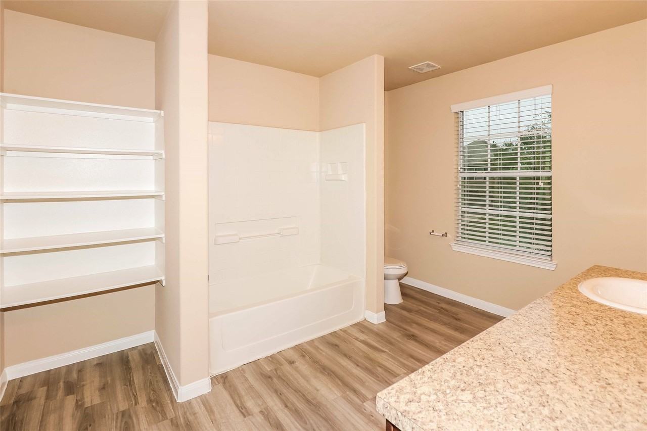 5843 Kyle Cove Dr #5843 - Photo 6 of 14