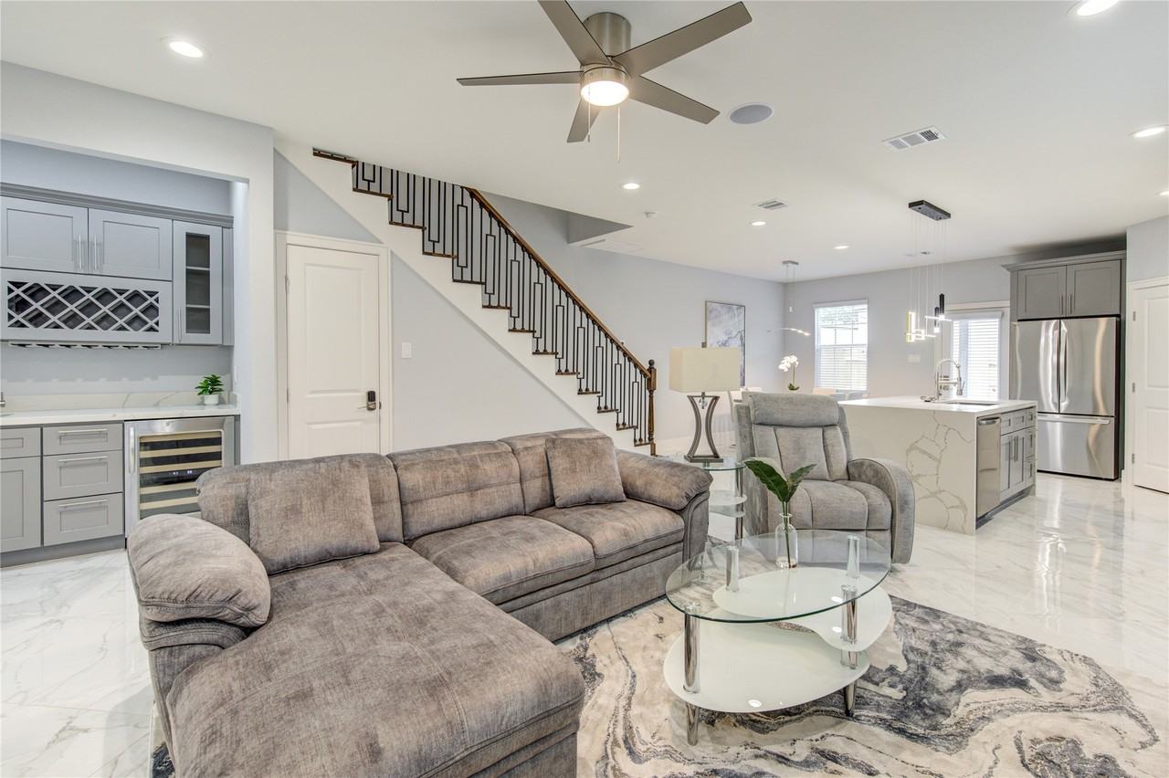 10021 Alfred Ln #10021B - Photo 2 of 46