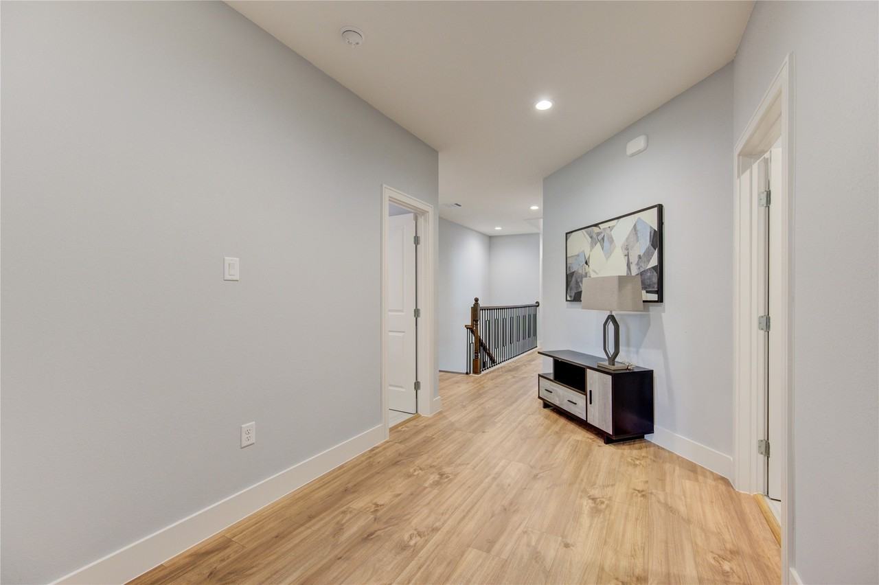 10021 Alfred Ln #10021B - Photo 4 of 46