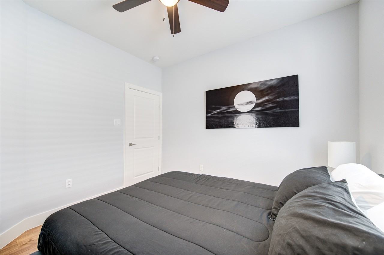 10021 Alfred Ln #10021B - Photo 6 of 46