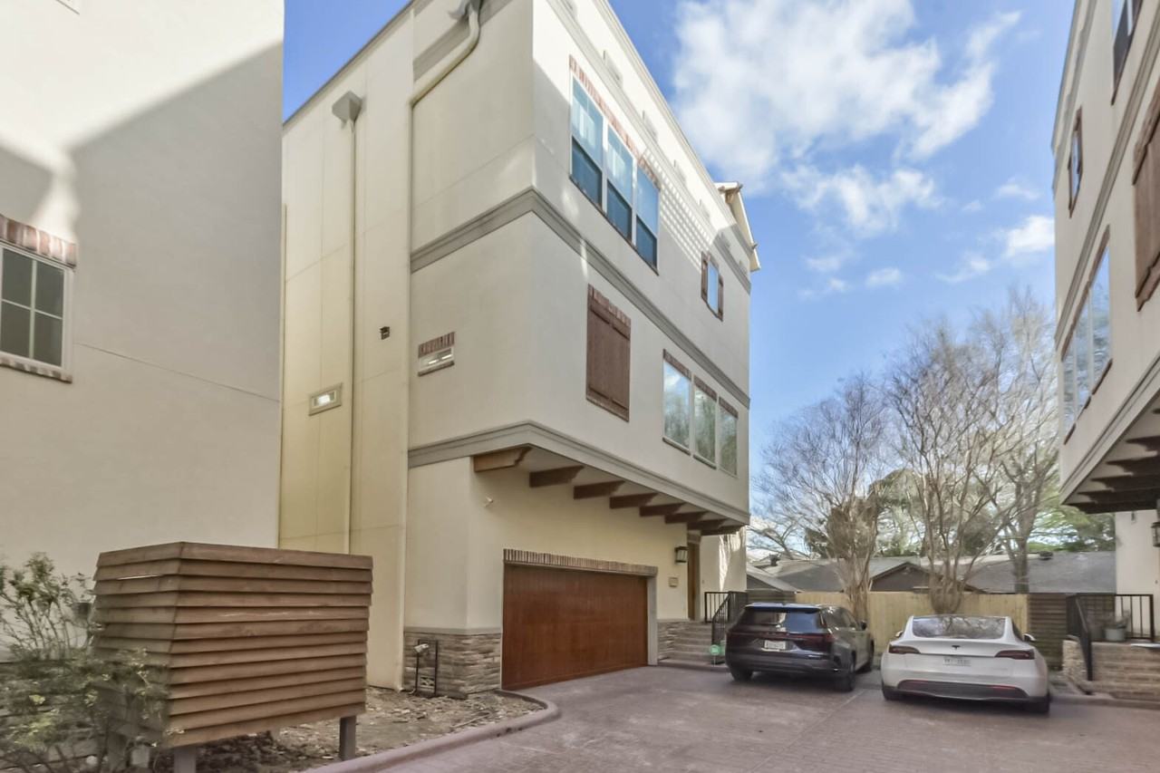 1126 W 16th St #1126C - Photo 6 of 44