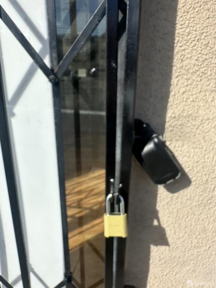 5654 Mission St #5654 - Photo 2 of 15