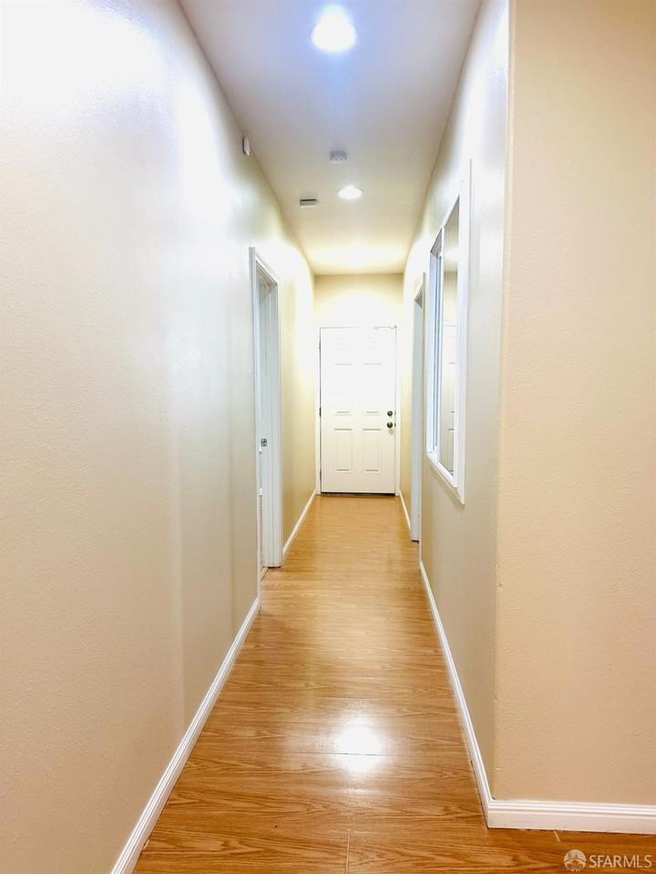 5654 Mission St #5654 - Photo 6 of 15