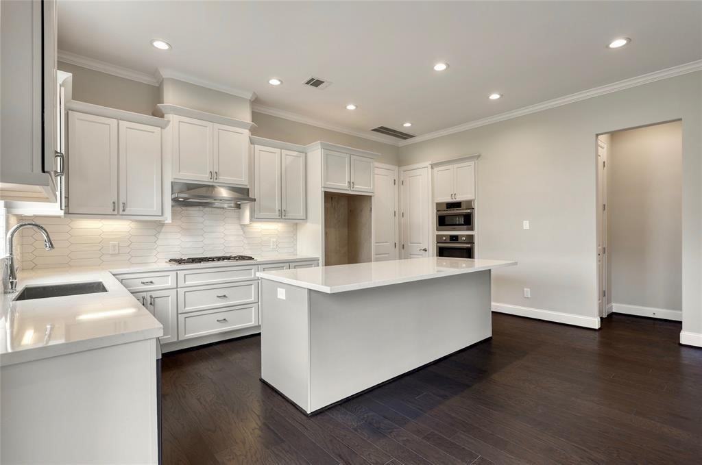 25110 Devlin Creek Dr #25110 - Photo 5 of 14