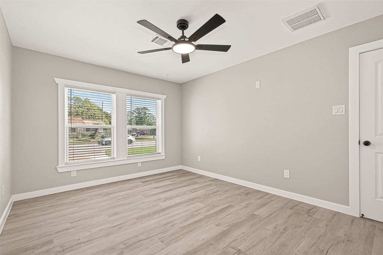 10531 Royal Oaks Dr #10531 - Photo 5 of 46