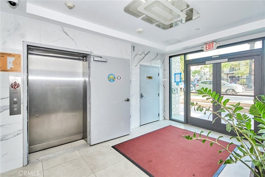 2939 Leeward Ave #2939-512 - Photo 3 of 21