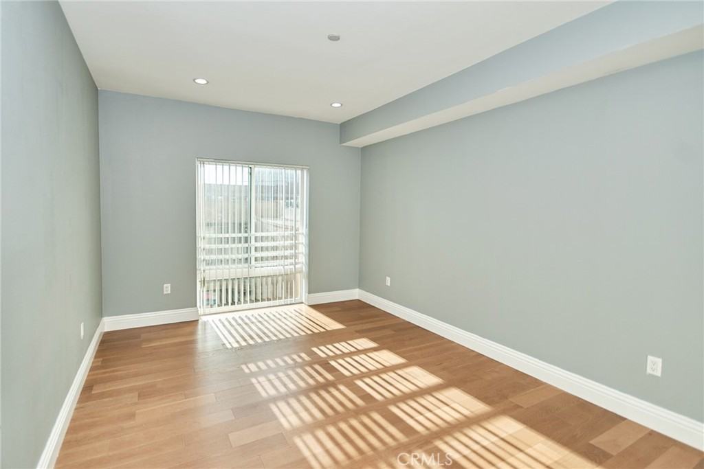 2939 Leeward Ave #2939-512 - Photo 6 of 21