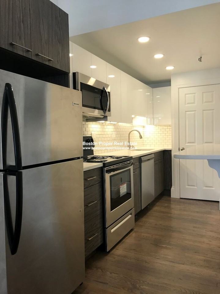 503 Beacon St #3 - Photo 3 of 8