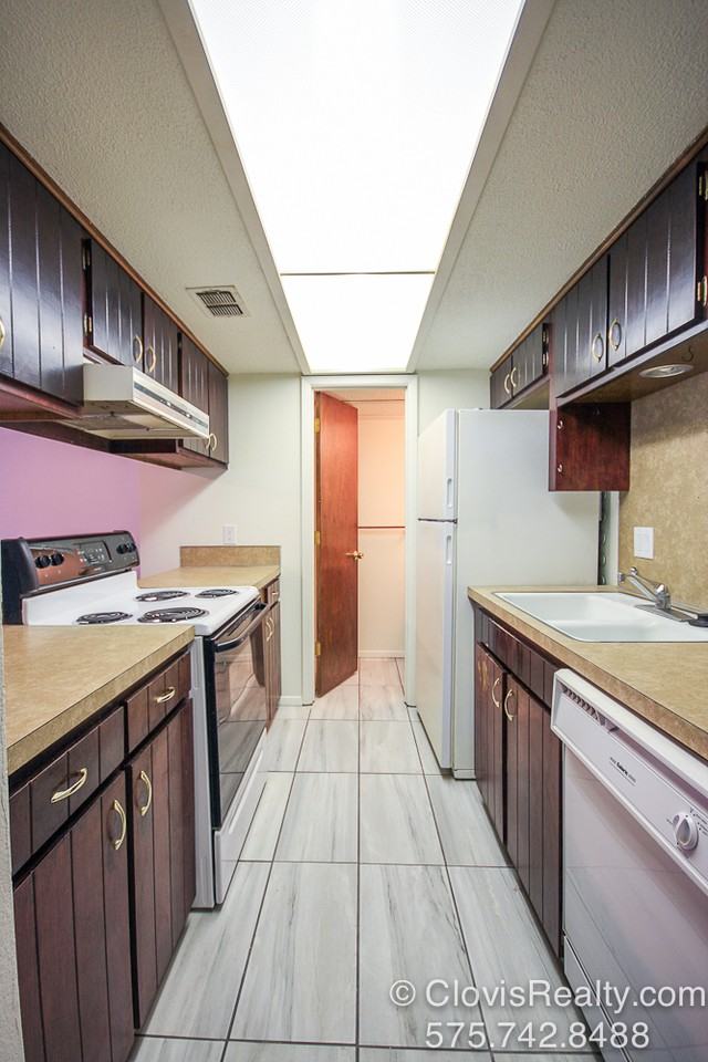 3512 Adenmor Ct #B - Photo 5 of 17