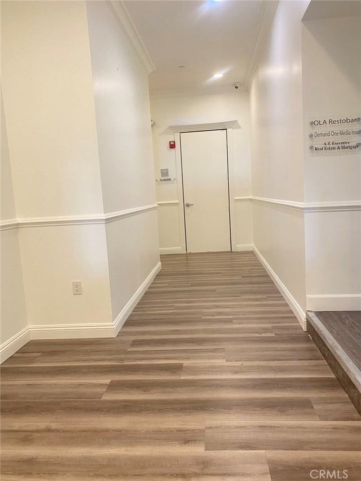 211 N Citrus Ave #211217D - Photo 5 of 5