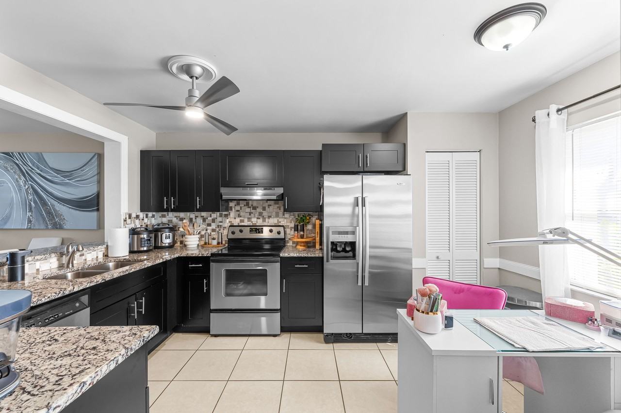 1358 Derbyshire Ct #F102 - Photo 5 of 20