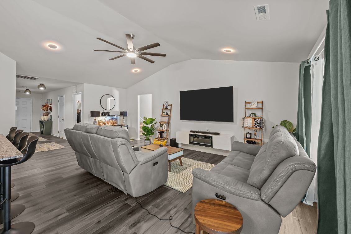 1405 Amberlight Cir #82 - Photo 4 of 17