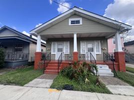 featured image of 1137 Deslonde St #1137