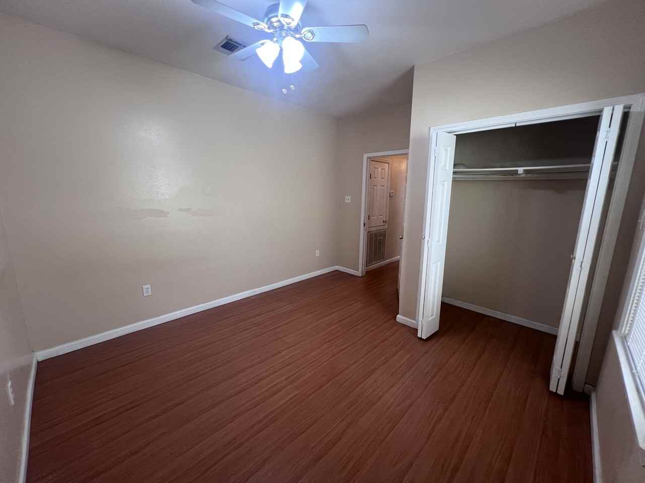 1137 Deslonde St #1137 - Photo 5 of 11