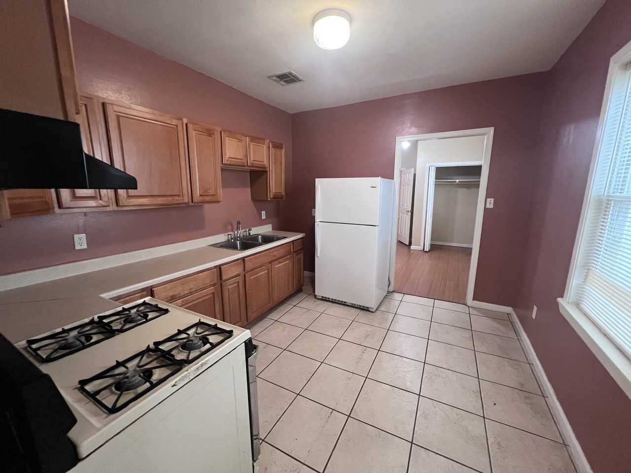 1137 Deslonde St #1137 - Photo 6 of 11