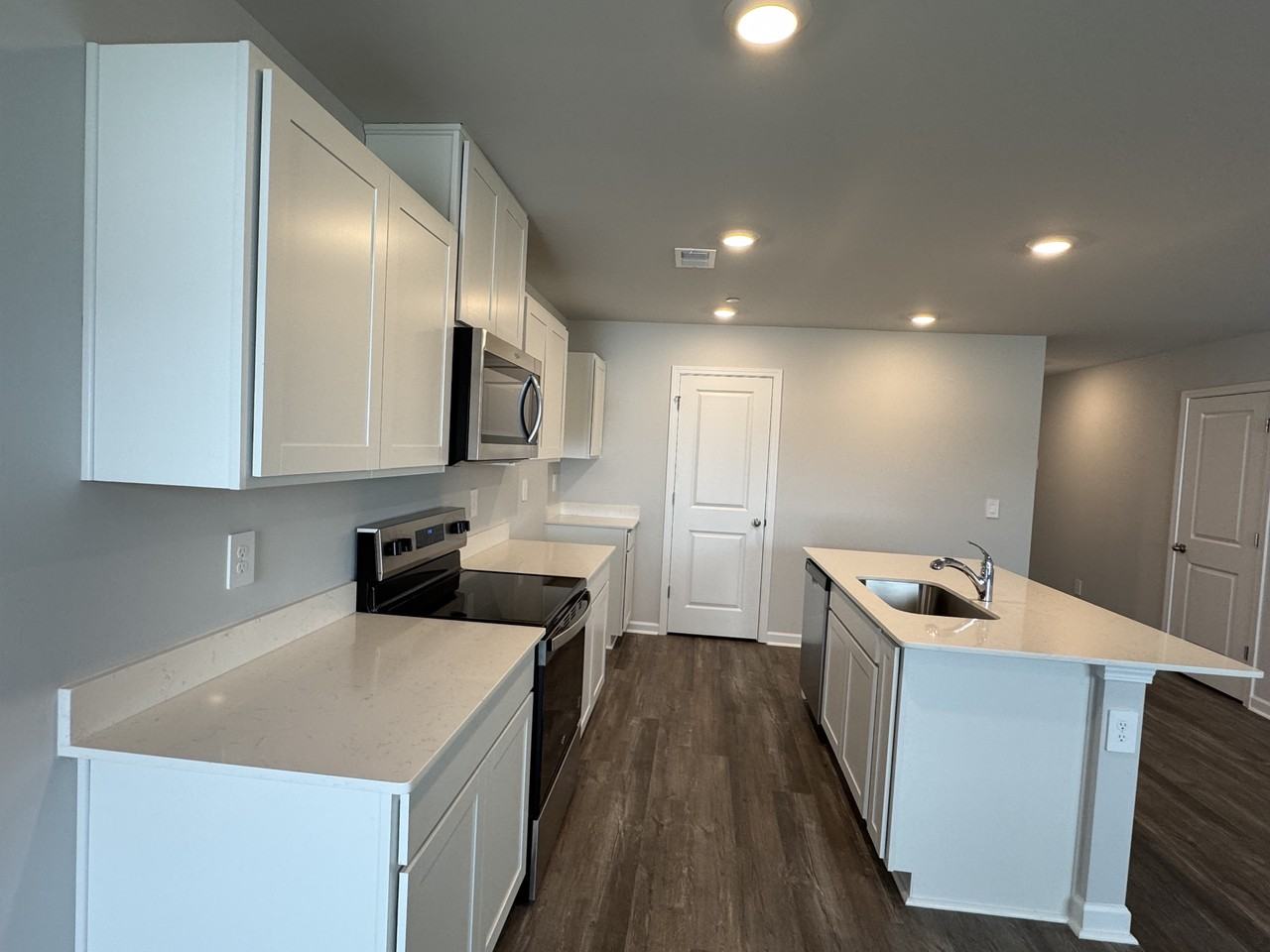 153 Mackenzie Way #153 - Photo 4 of 16