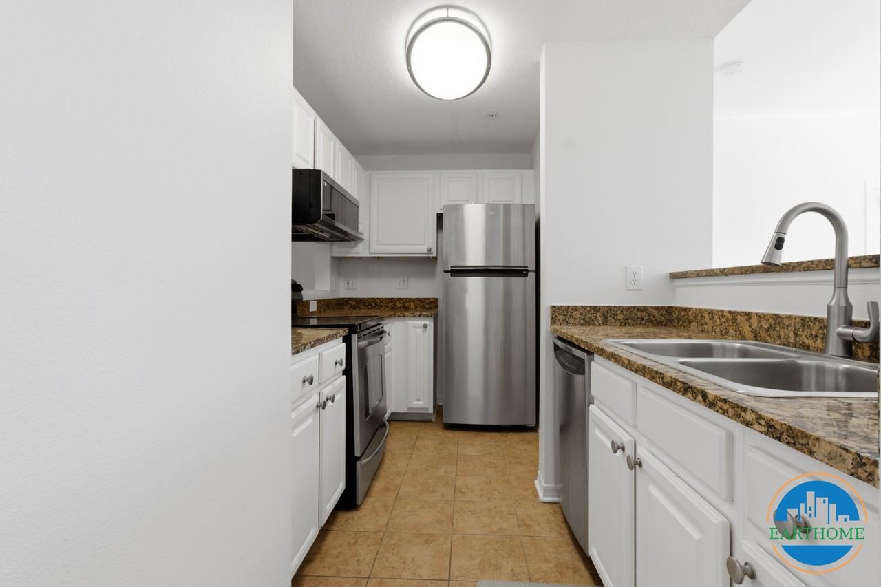 501 Knights Run Ave #2208 - Photo 7 of 31