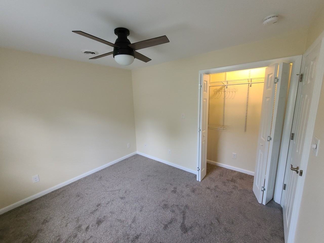 105 Oakwood Dr #D - Photo 6 of 10