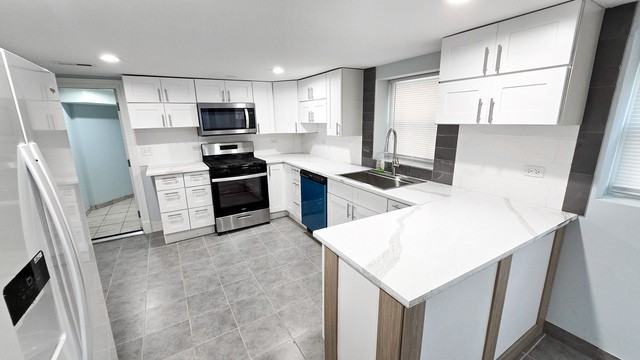 6751 S Campbell Ave #3F - Photo 2 of 5