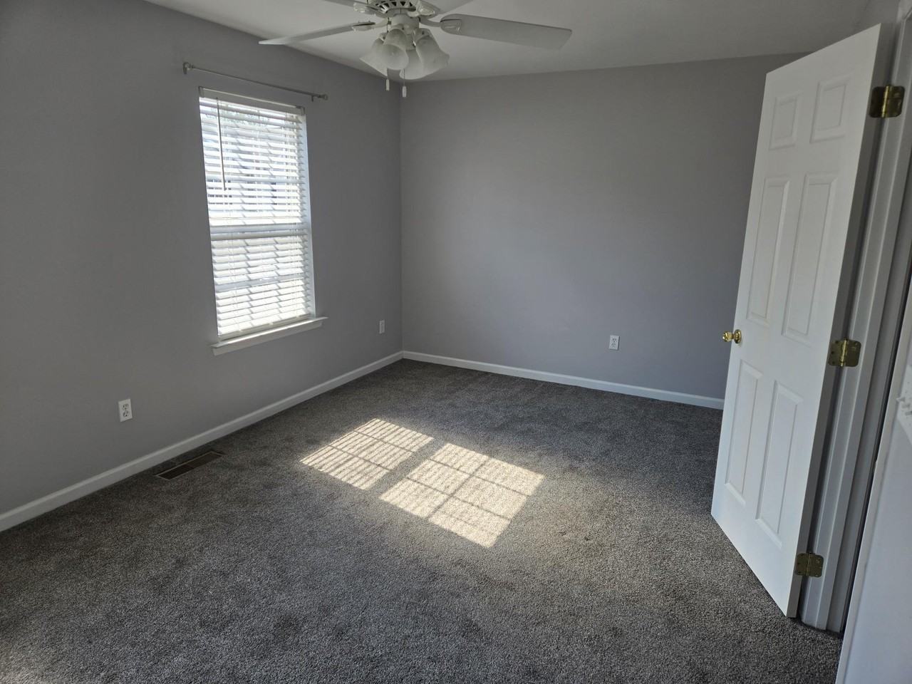 127 Park Place Dr #127 - Photo 5 of 15