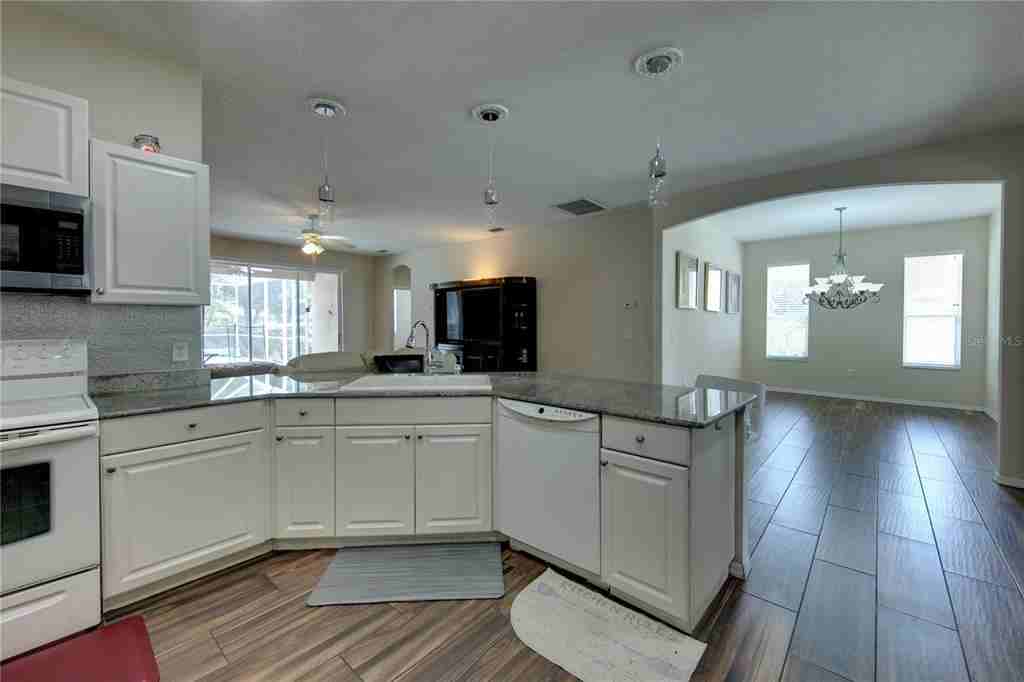 5291 Echo Ln #5291 - Photo 6 of 32