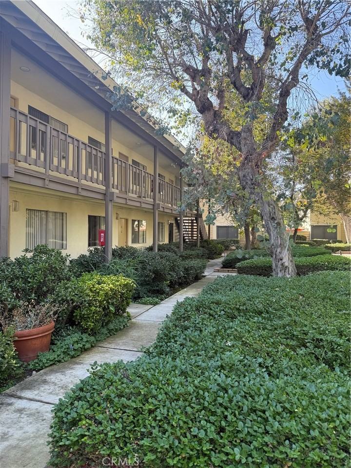 100 S Seranado St #100 - Photo 3 of 10