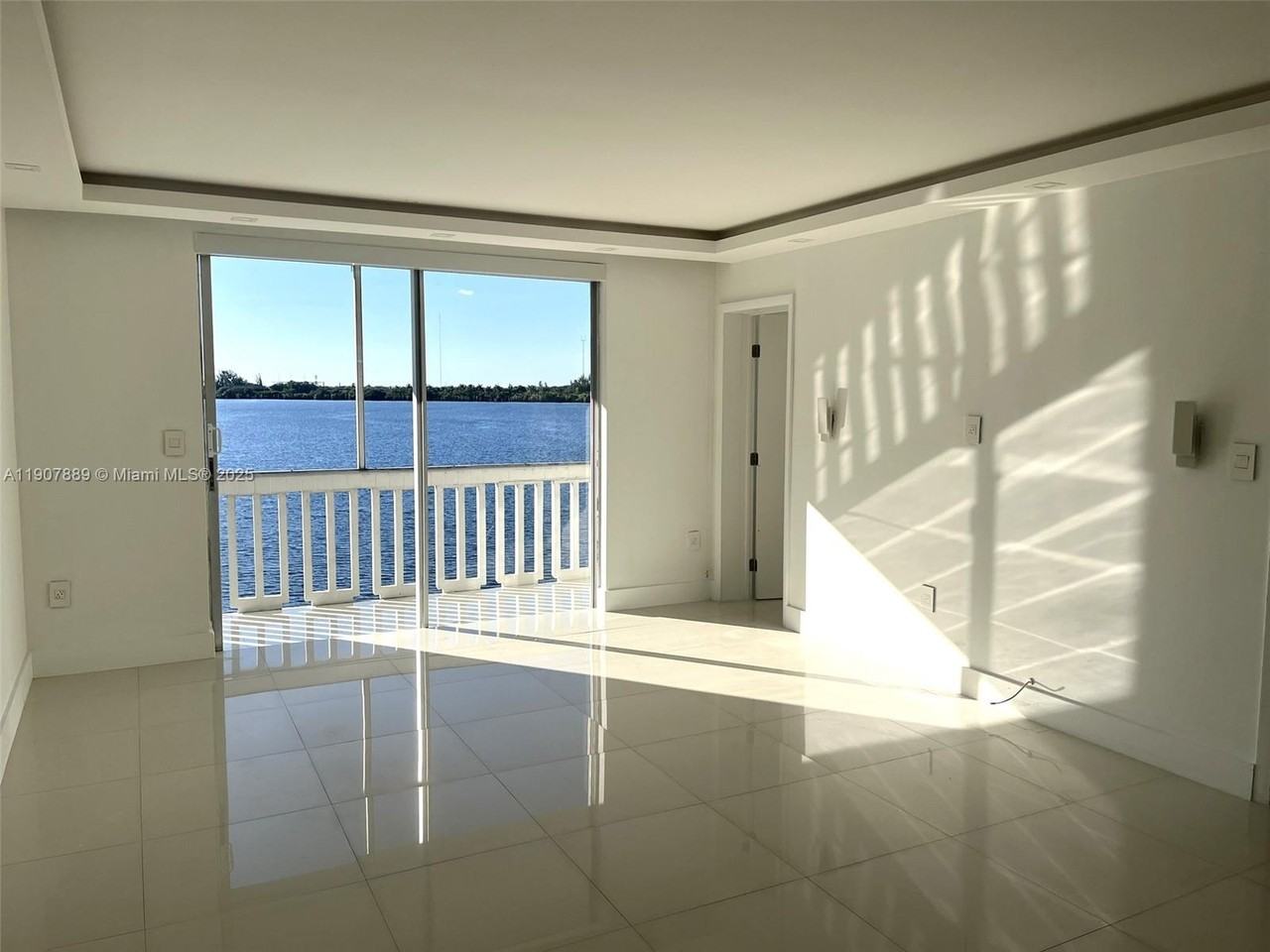 18601 Ne 14th Ave #18601-409 - Photo 3 of 8