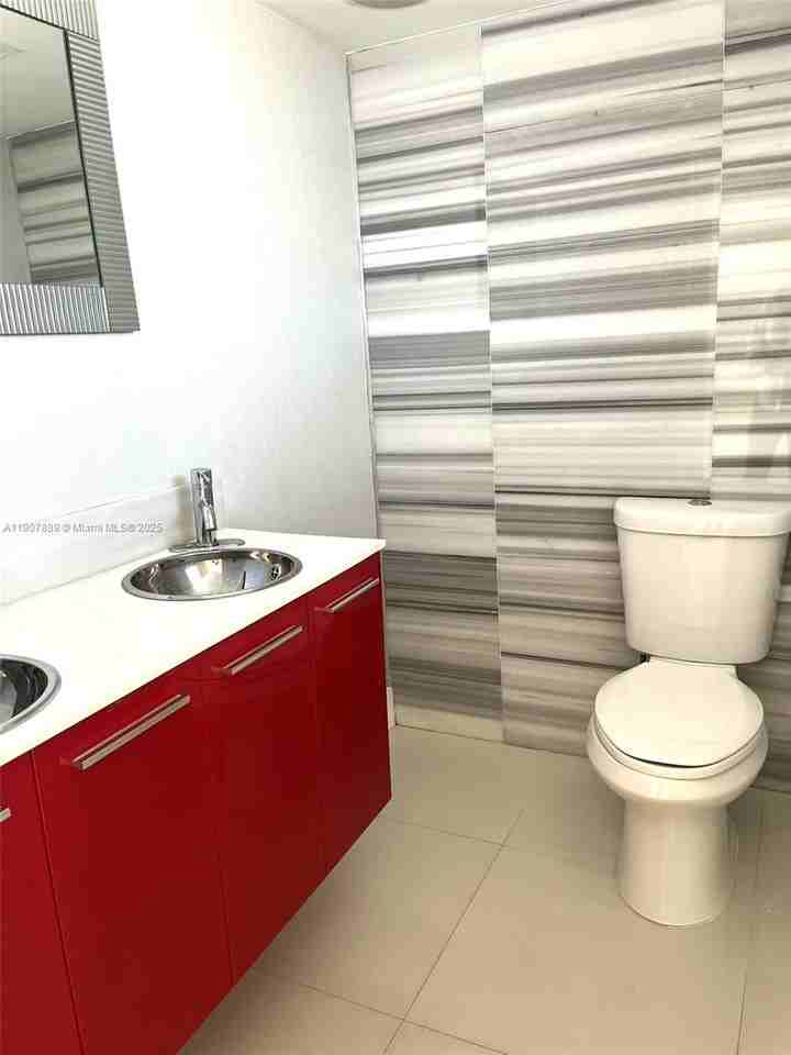 18601 Ne 14th Ave #18601-409 - Photo 4 of 8