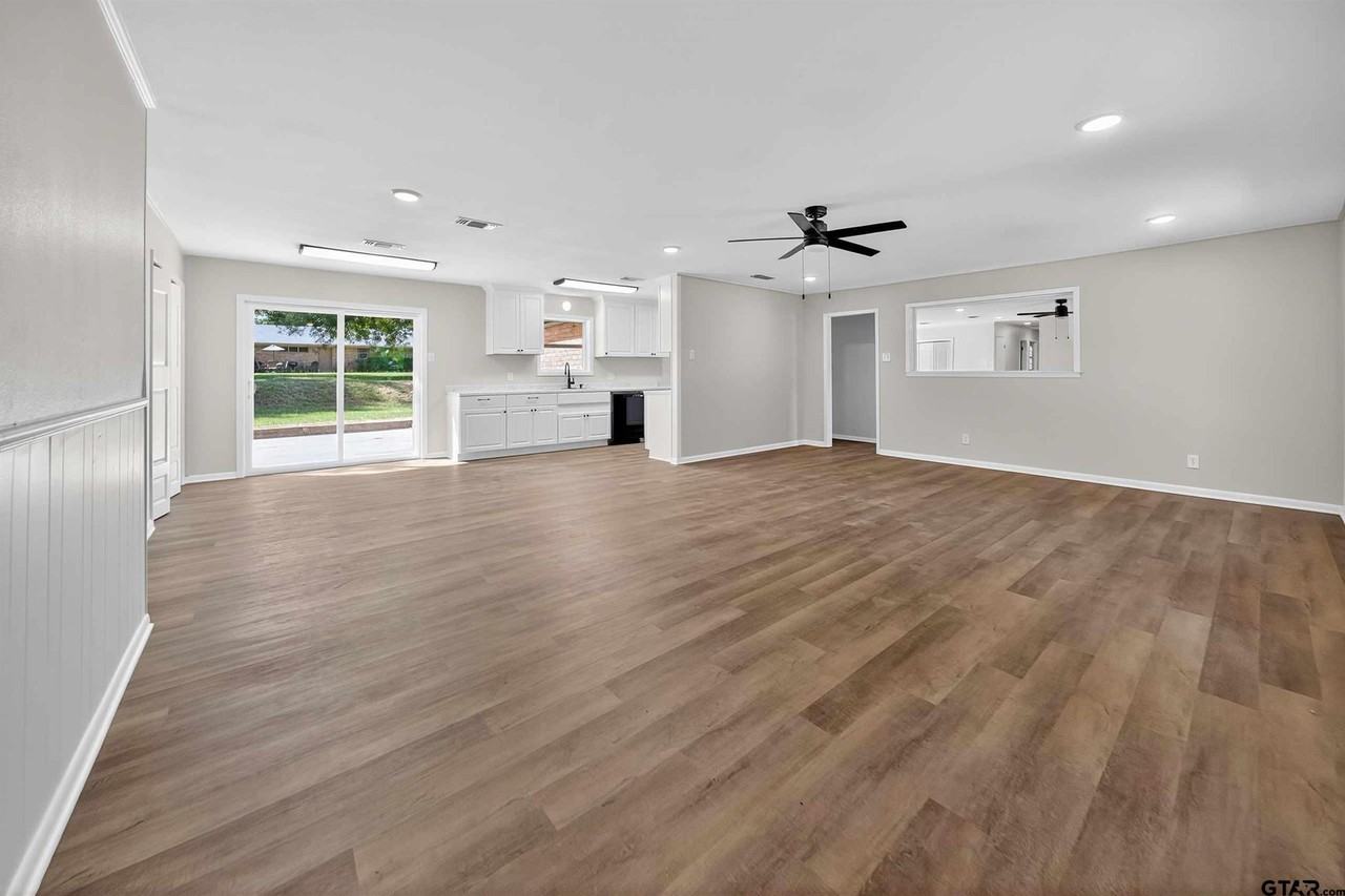 1023 Columbia Ave #NA - Photo 4 of 27