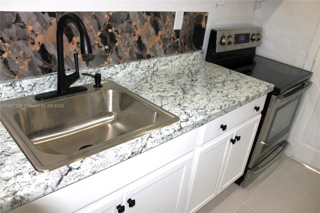 9760 Sw 184th St #976012D - Photo 7 of 41