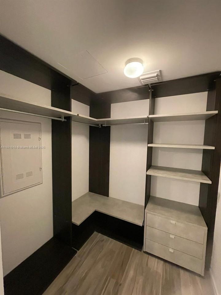 805 S Miami Ave #805-4007 - Photo 3 of 14