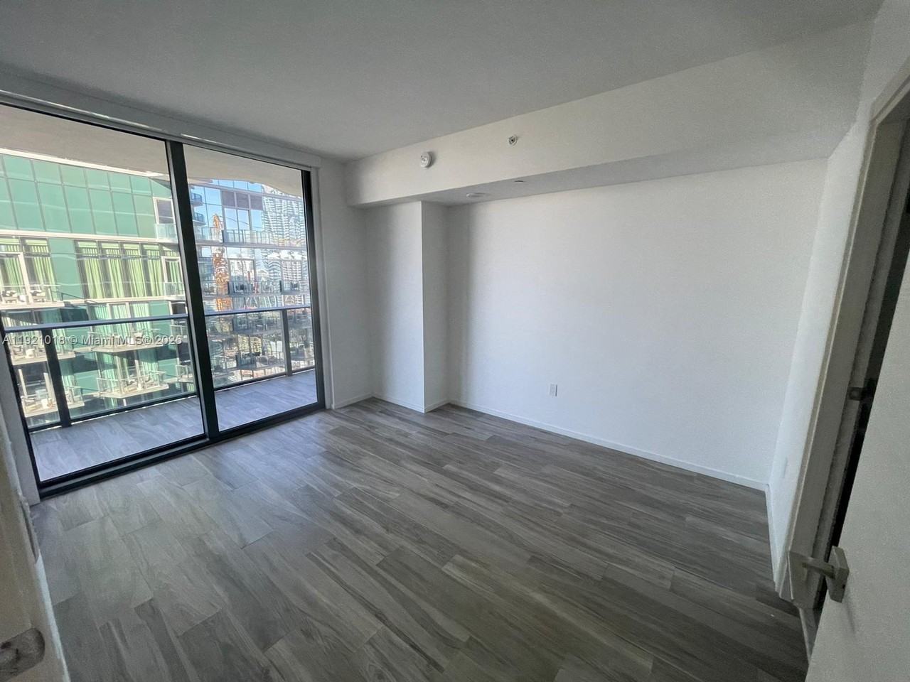 805 S Miami Ave #805-4007 - Photo 4 of 14