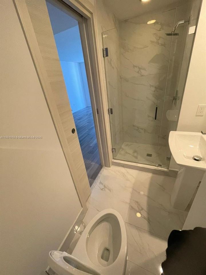 805 S Miami Ave #805-4007 - Photo 5 of 14